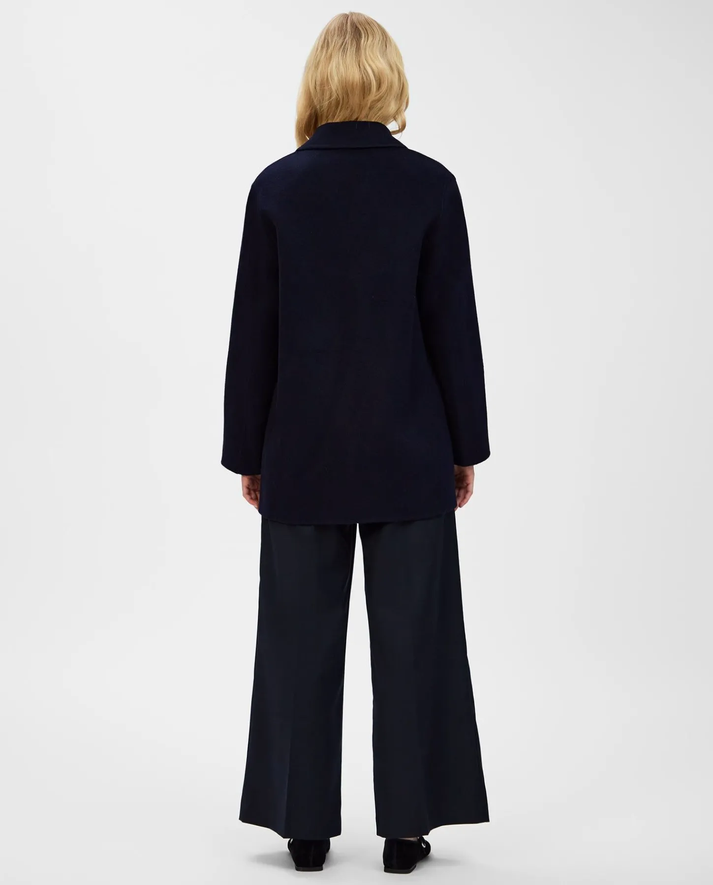 Online Caraina Jacke Mäntel